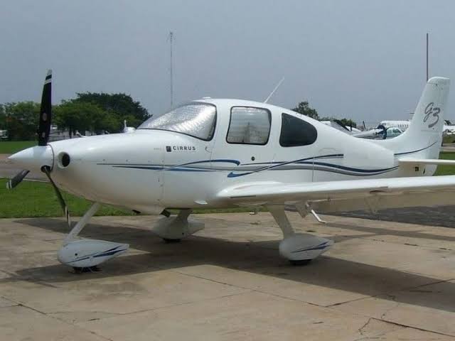 Vaga de emprego - Comandante de Cirrus SR22